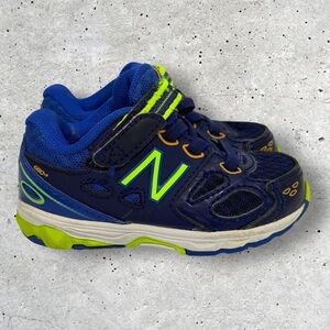 Baby New Balance sneakers size 4